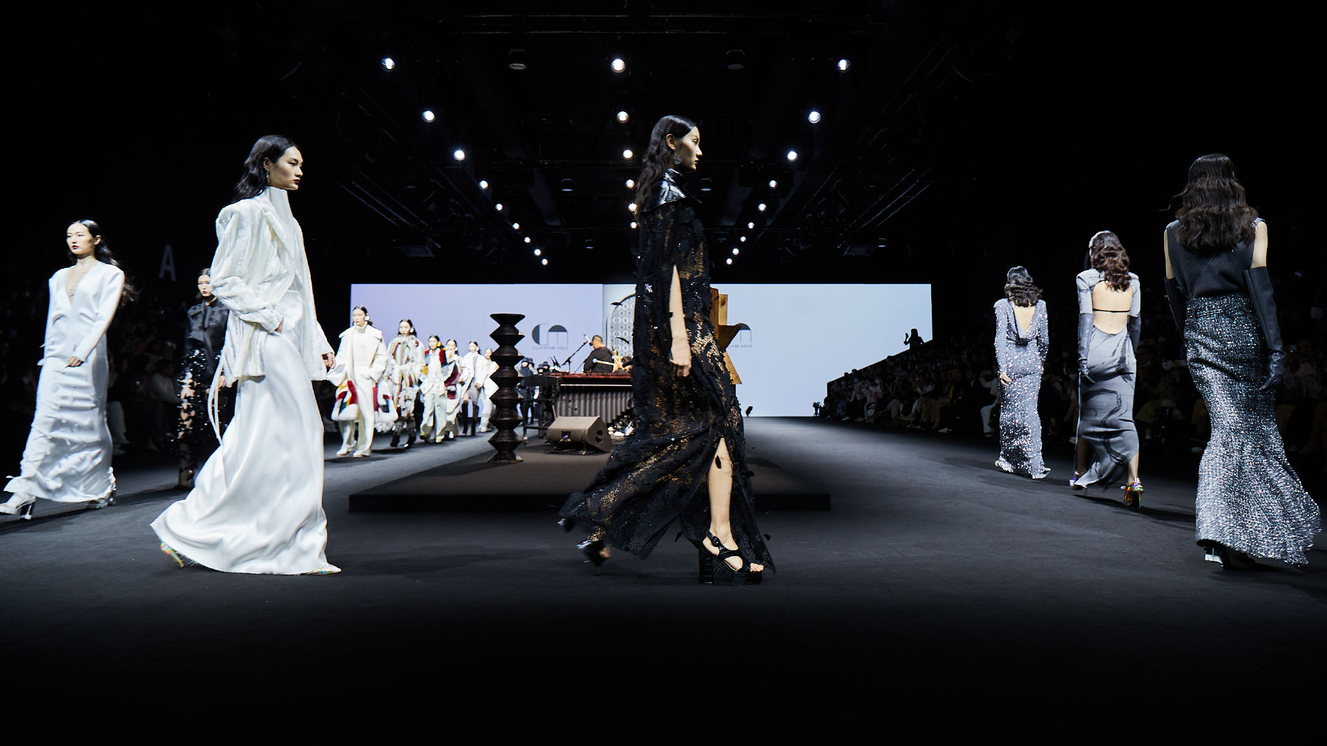 Shanghai Fashion Week returns to in-person shows: Here’s what happened