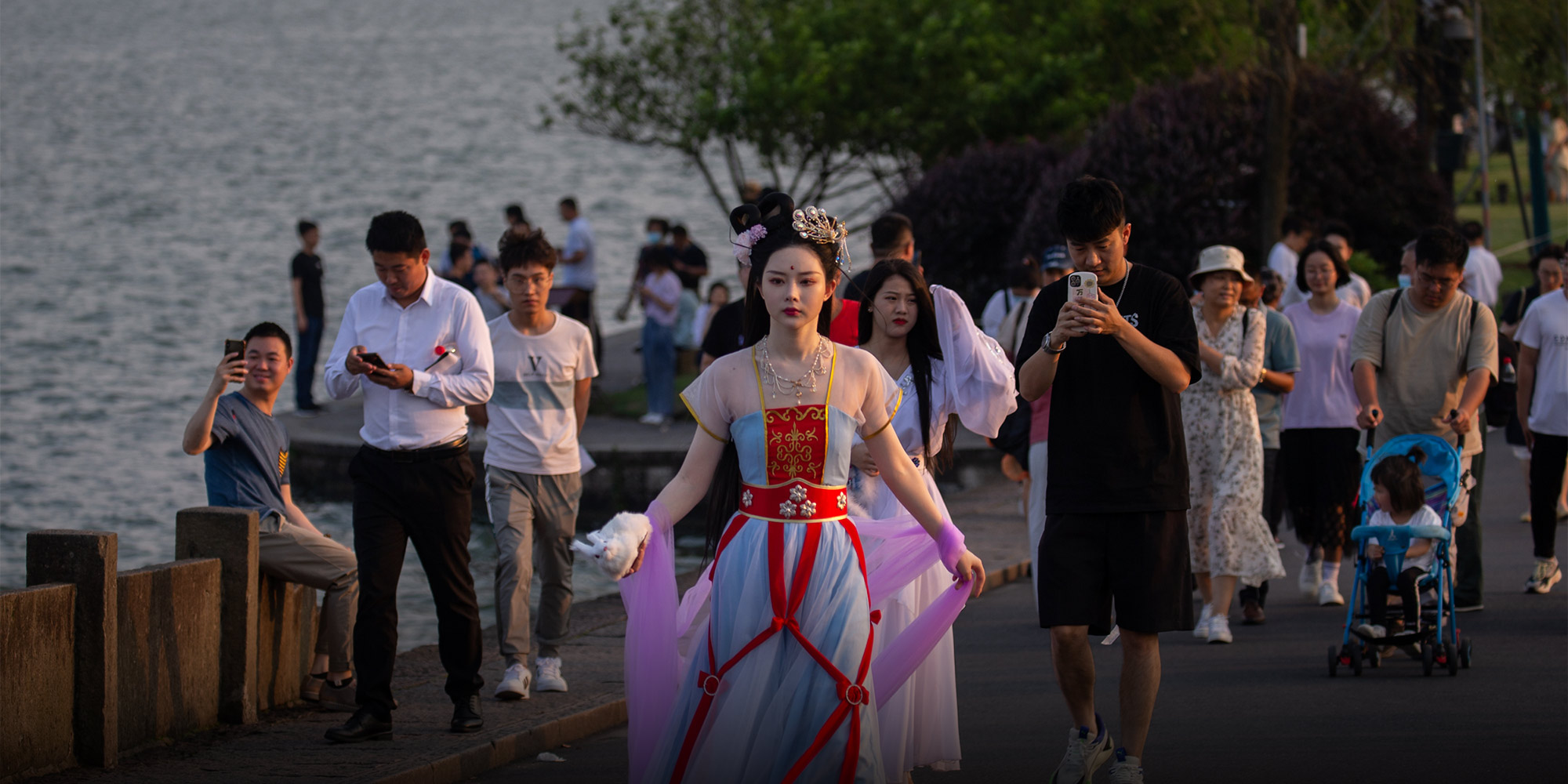 How Hangzhou Freed West Lake and Upended Chinese Tourism