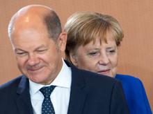 „Haben immer gut zusammengearbeitet“: Scholz holt sich noch regelmäßig Rat von Merkel