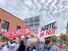 Berlins größtes Krankenhaus vor Entscheidung: Streiken die Ärzte an der Charité im Wahlkampf?