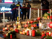 Glocken und weiße Rosen : Berlin erinnert an den Terroranschlag am Breitscheidplatz vor sechs Jahren