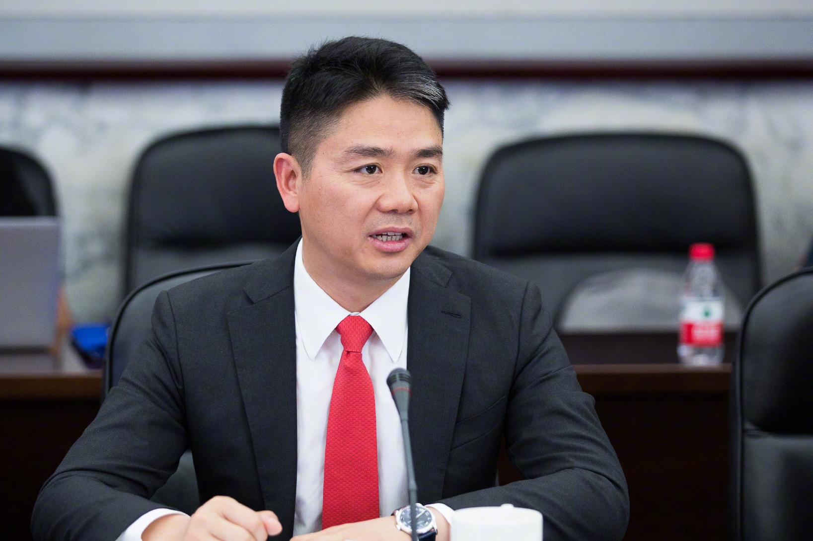 JD.com’s Richard Liu threatens to fire execs amid slow growth