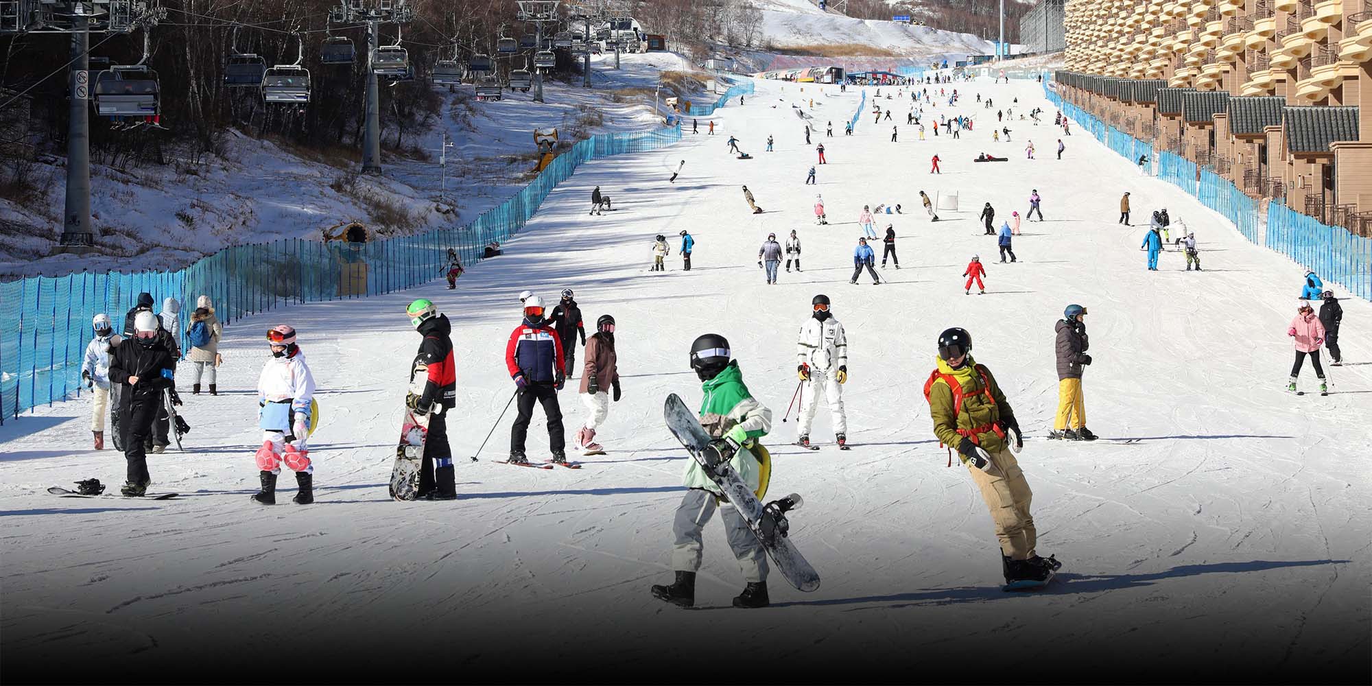 Recovered From COVID, Young Chinese Are Now Gripped by Snow Fever