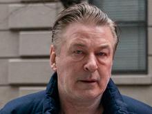 Schadenersatz gefordert: Eltern und Schwester von erschossener Kamerafrau verklagen Alec Baldwin