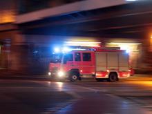 Feuerwehr mit 90 Einsatzkräften vor Ort: Mieter nach Feuer in Berlin-Spandau im Krankenhaus