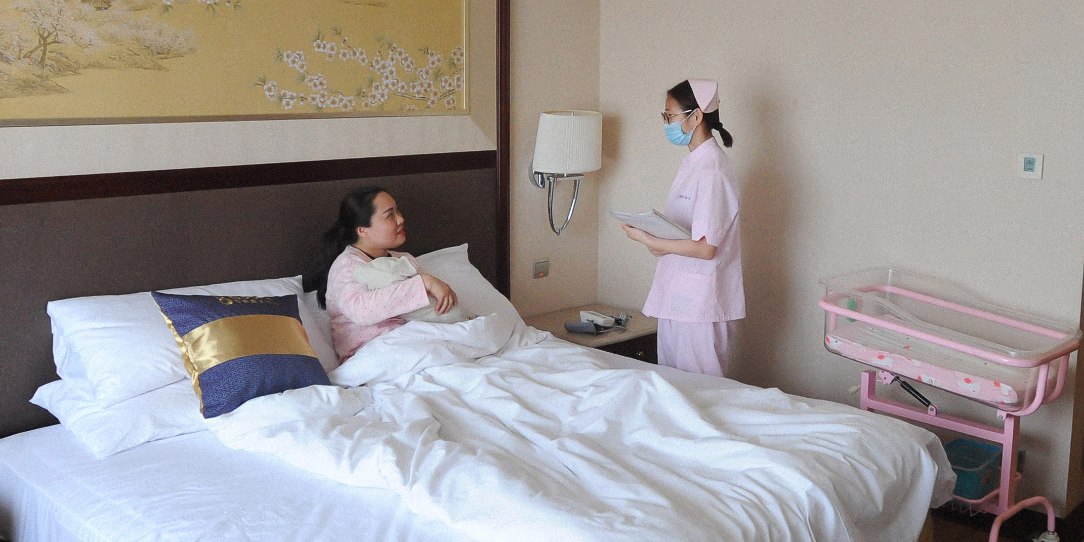 China’s Maternity Hotels Offer New Moms a Break — From Their In-Laws