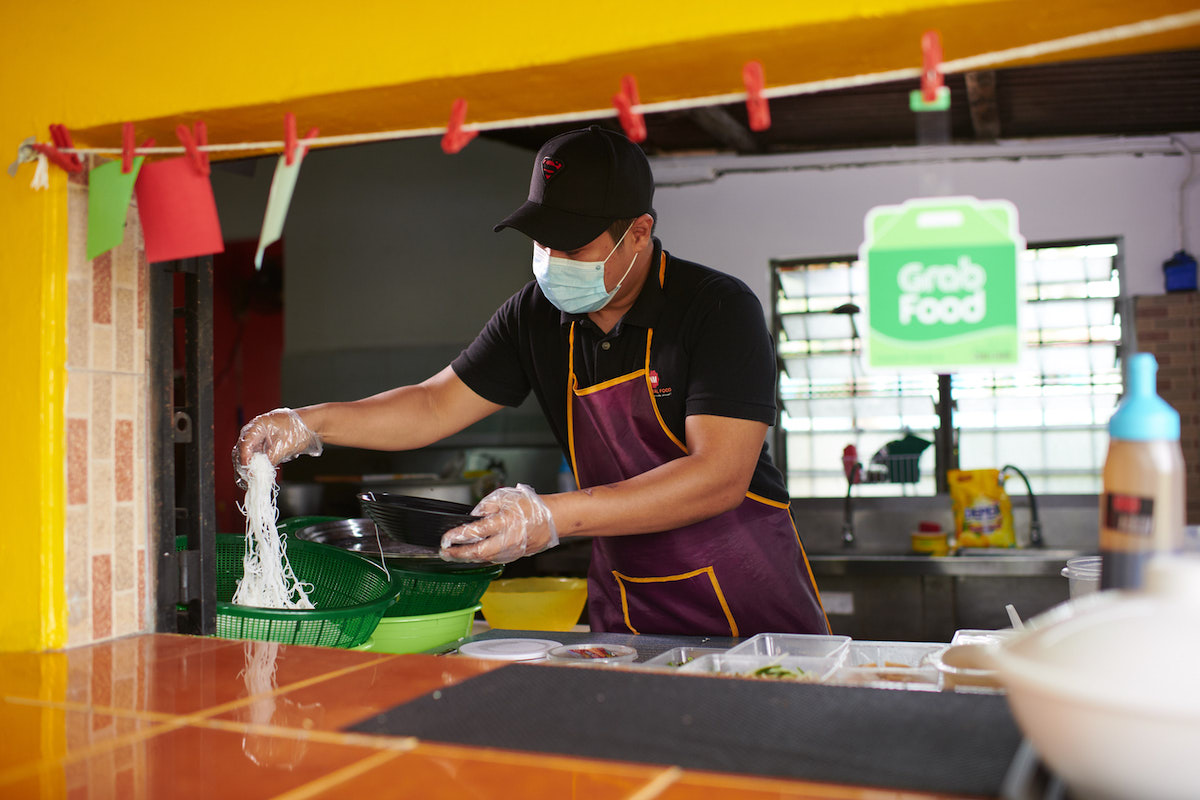 GrabFood pilots dine-in feature for Singapore users