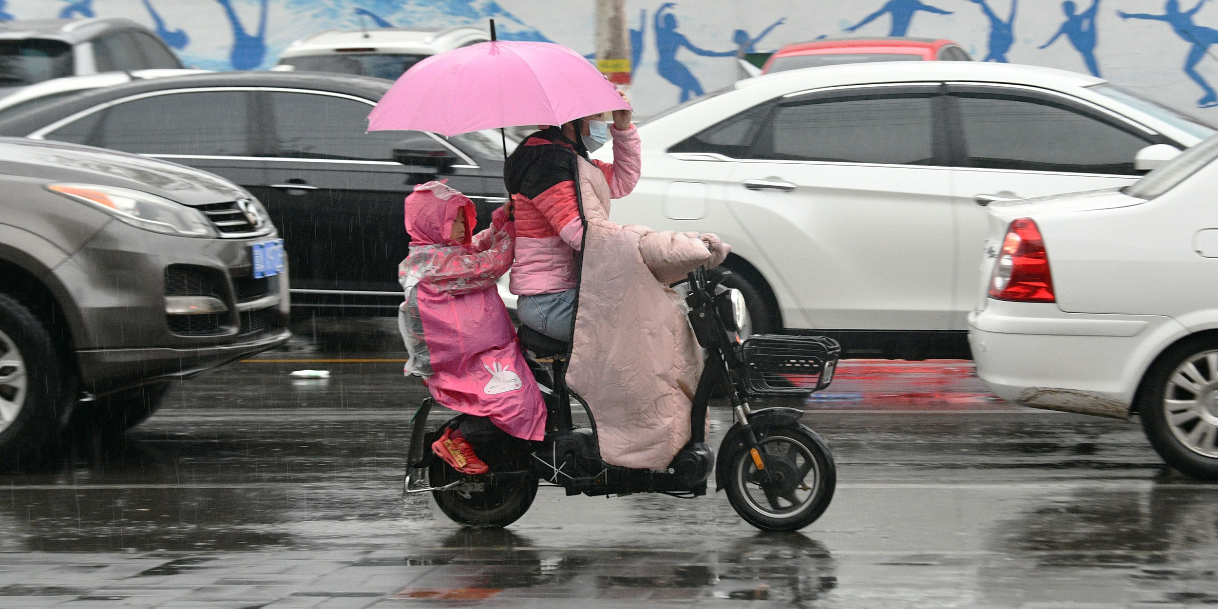 How Scooters Caught China’s Urban Planners Off Guard