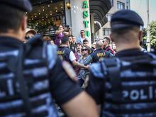 Mindestens 93 Menschen verhaftet: Türkische Polizei geht gegen Teilnehmer von Pride-Walk in Istanbul vor