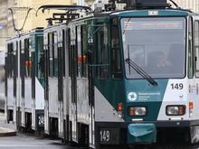 Lebensgefährlicher Leichtsinn: Teenager wollte sich beim Tram-Surfen filmen lassen