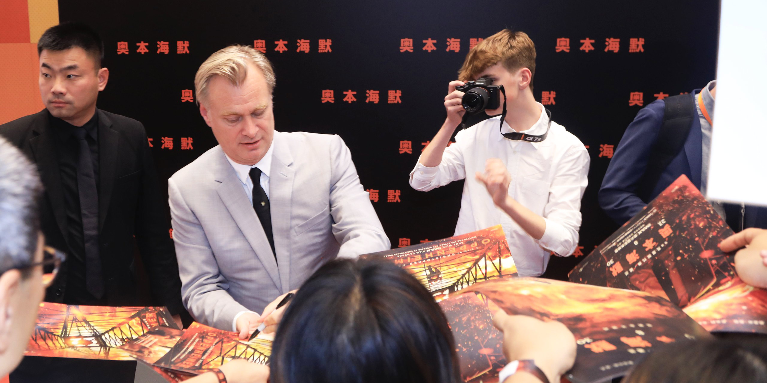 As Nolan Arrives, Chinese Fans React to ‘Oppenheimer’ Release