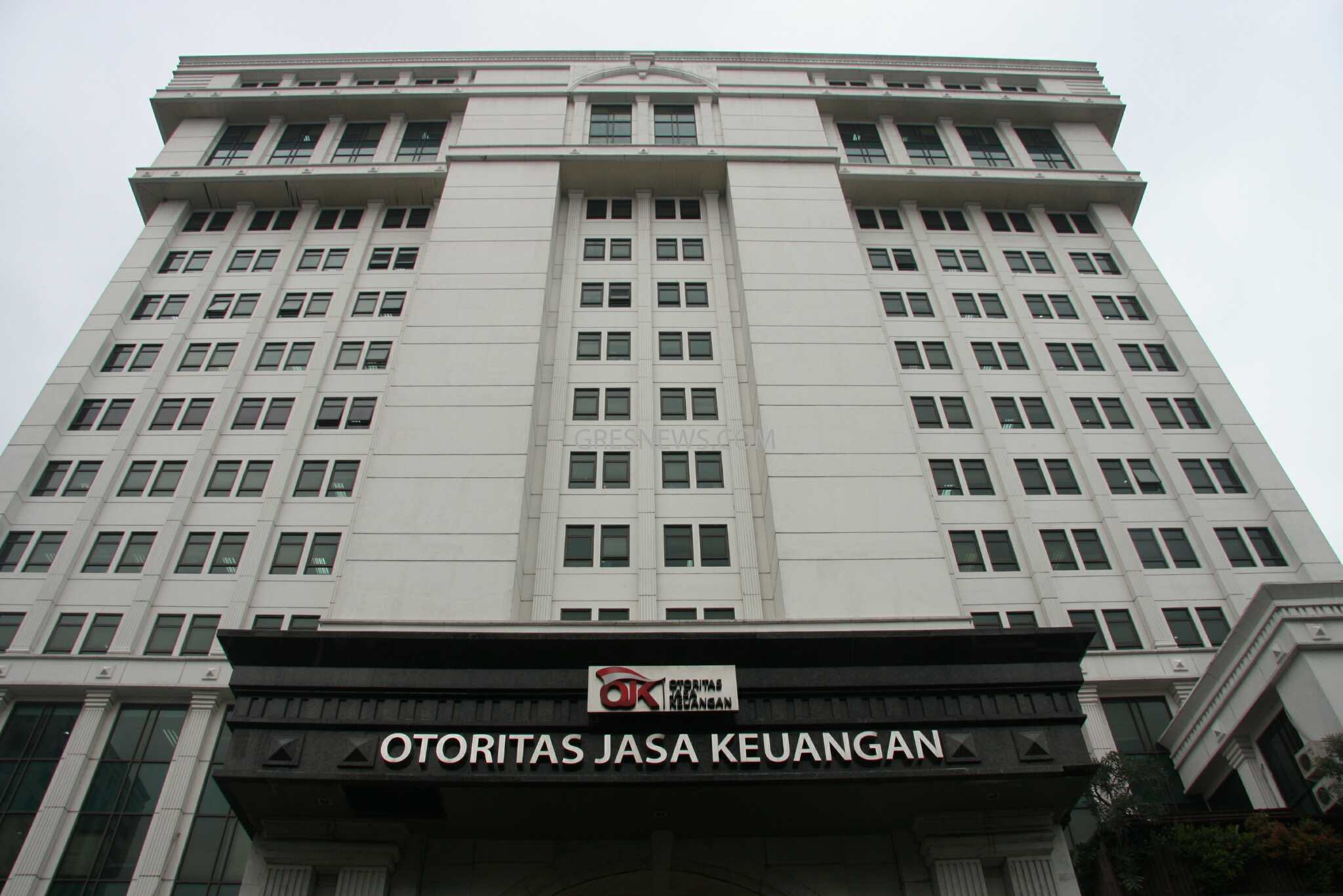 OJK lowers interest rate ceiling for Indonesia’s online lenders