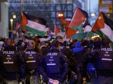 Verlauf laut Polizei friedlich: Hunderte bei Palästina-Flashmob im Berliner Hauptbahnhof