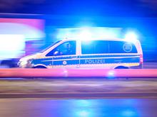 Zwei Verletzte nach Raserunfall in Berlin: Autofahrer flieht vor Polizei und stößt mit anderem Wagen zusammen