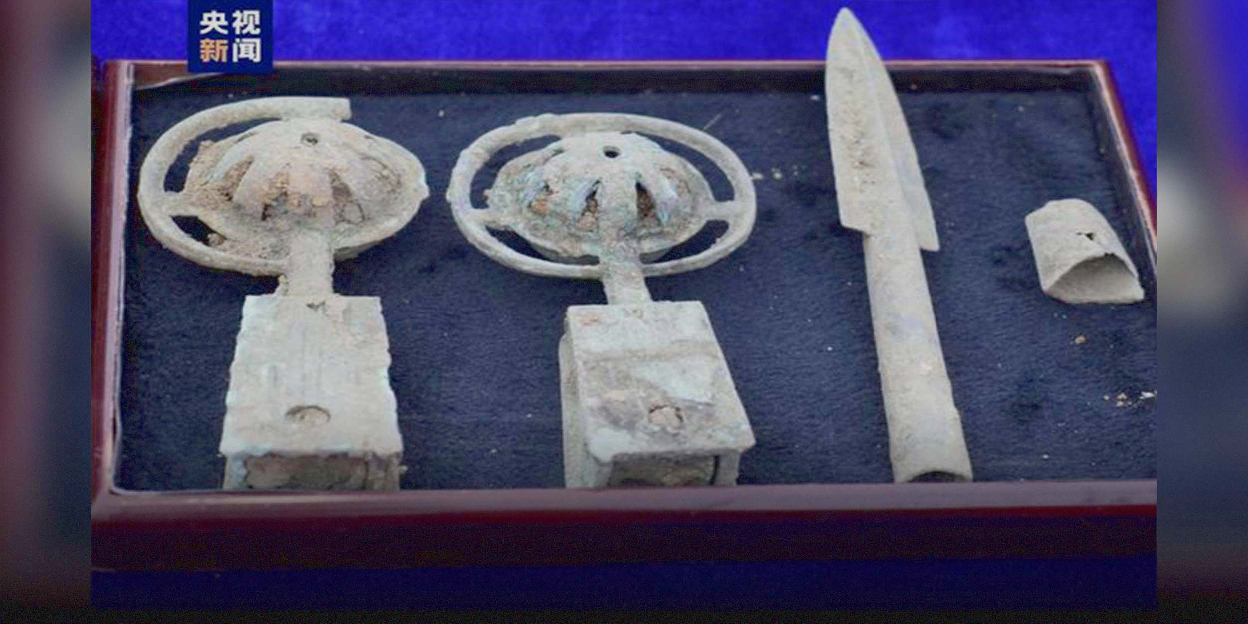 Hubei Recovers 20 Ancient Relics, 3 Tomb Raiders Arrested