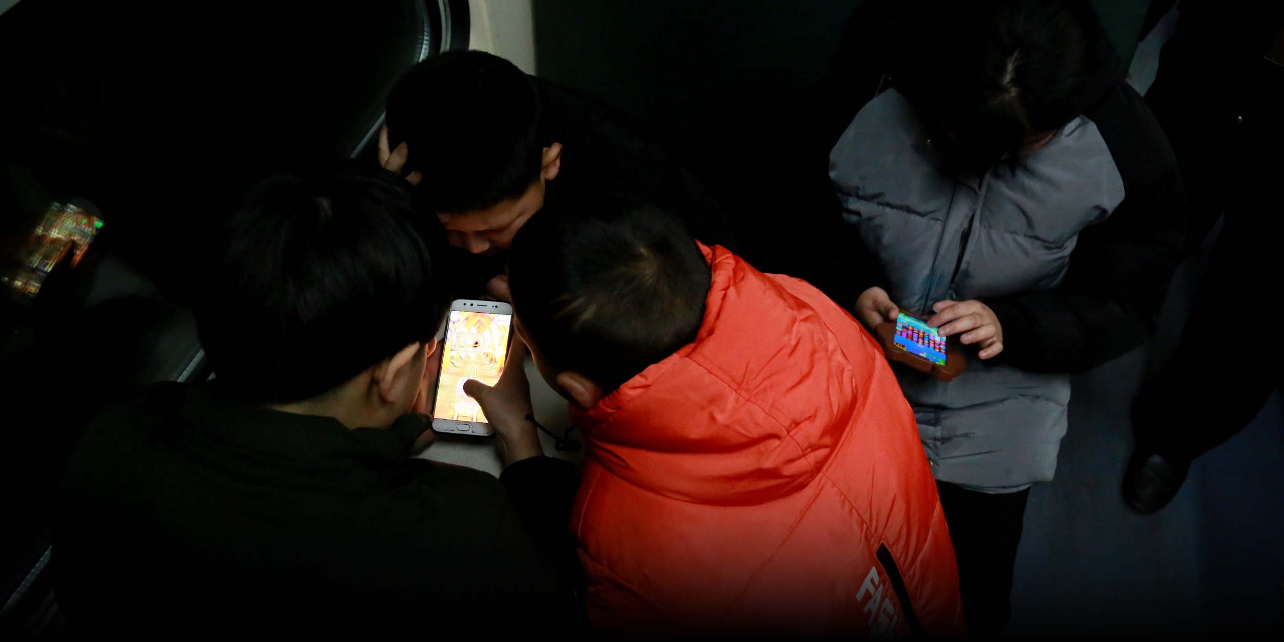 Tencent Limits Minors to 16 Hours Gaming Around Spring Festival