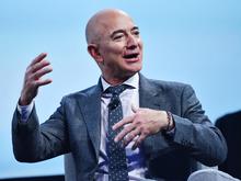 Weltweit größtes Vermögen: Amazon-Gründer Bezos wieder reicher als Elon Musk