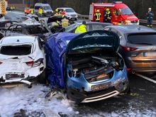 40 Fahrzeuge beteiligt: Zwei Tote und Dutzende Verletzte nach Massenkarambolage auf der A3 bei Würzburg