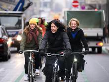 Grüne Verkehrsstadträtin von Berlin-Mitte nimmt Abschied: Sichere Kreuzungen, bessere Radwege und Fehler bei der Friedrichstraße