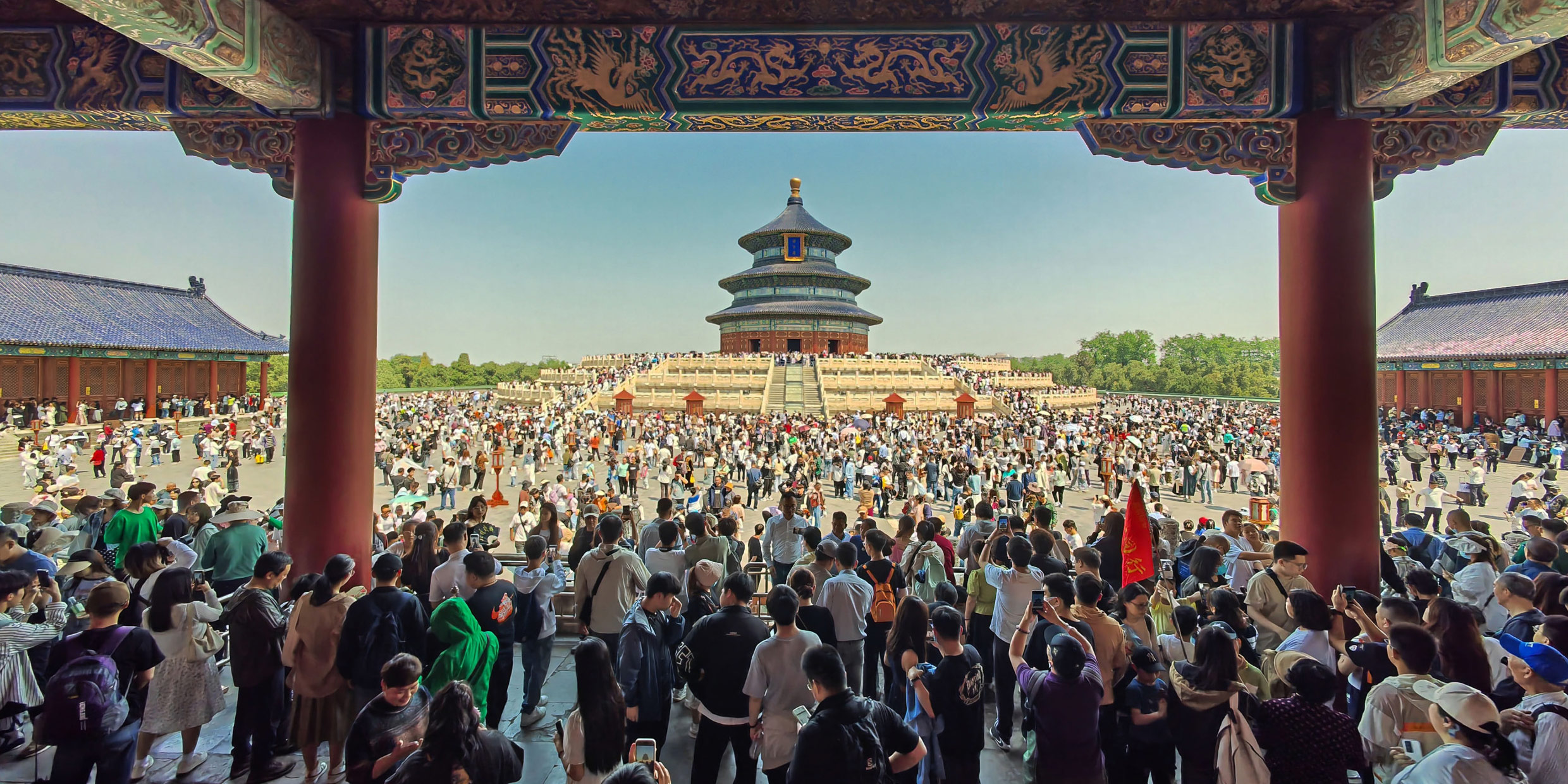 People Mountain, People Sea: Labor Day Holiday in Photos