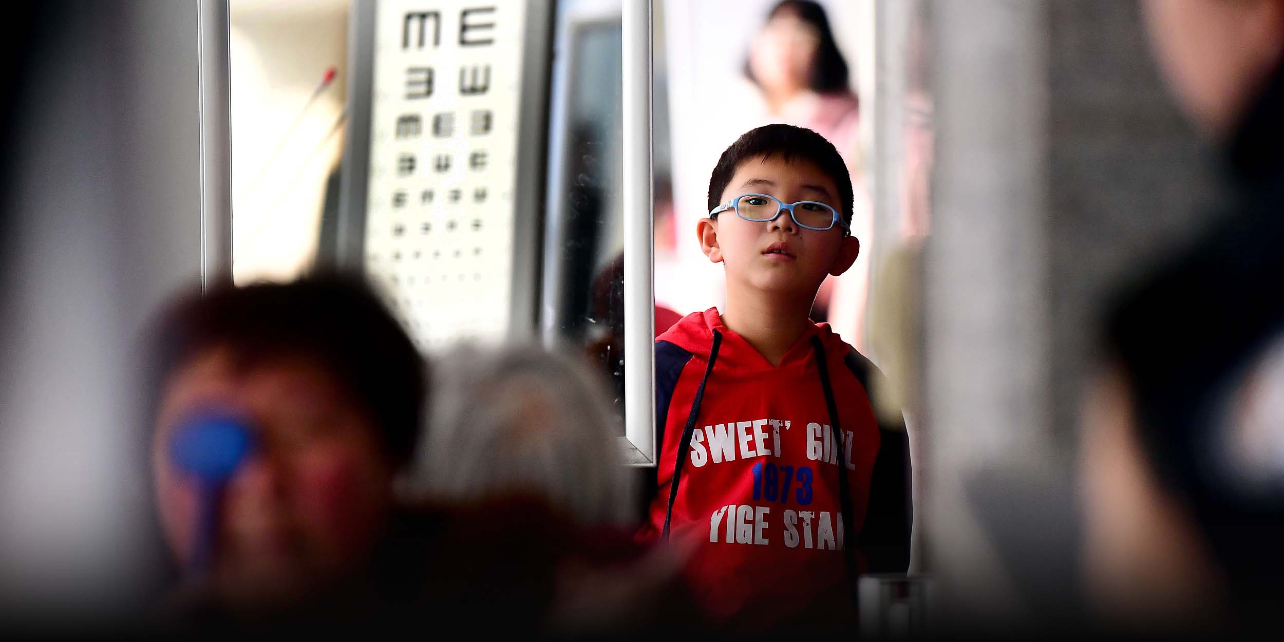 Chinese Parents Falling Prey to Dubious Myopia ‘Miracle Cures’