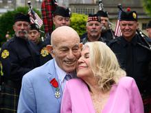Besondere Hochzeit in der Normandie: US-Veteran heiratet 80 Jahre nach dem D-Day