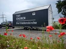 Kapelle on Tour: Mobile Tiny Church: Mini-Kirche auf Rädern und zum Ausleihen