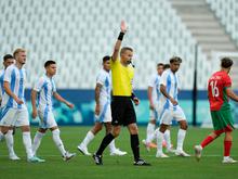 Fußball bei Olympia: Nach langer Unterbrechung: Argentiniens 2:2 zurückgenommen