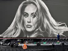 Adele in München: Adele verlobt? Popstar macht Andeutungen auf der Bühne