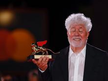 Filmfestspiele Venedig: Schweres Thema, leichter Film: Almodóvar gewinnt in Venedig