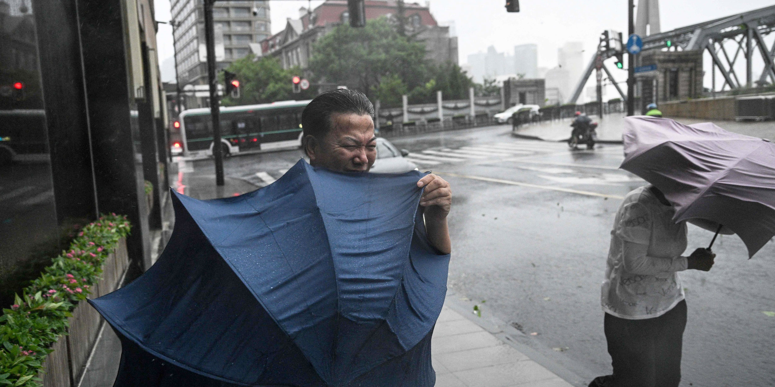 Typhoon Bebinca Slams Shanghai, Strongest Storm Since 1949