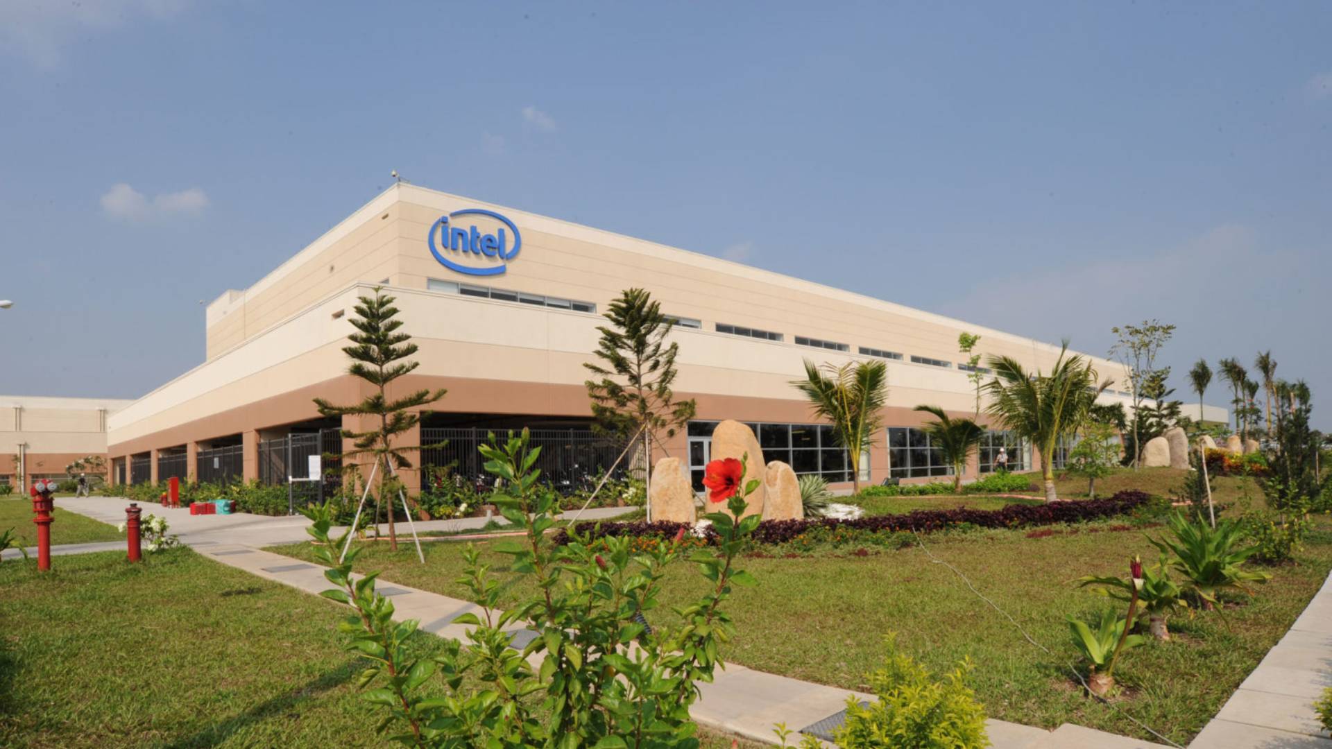 Intel cuts Israeli jobs, ends free office perks