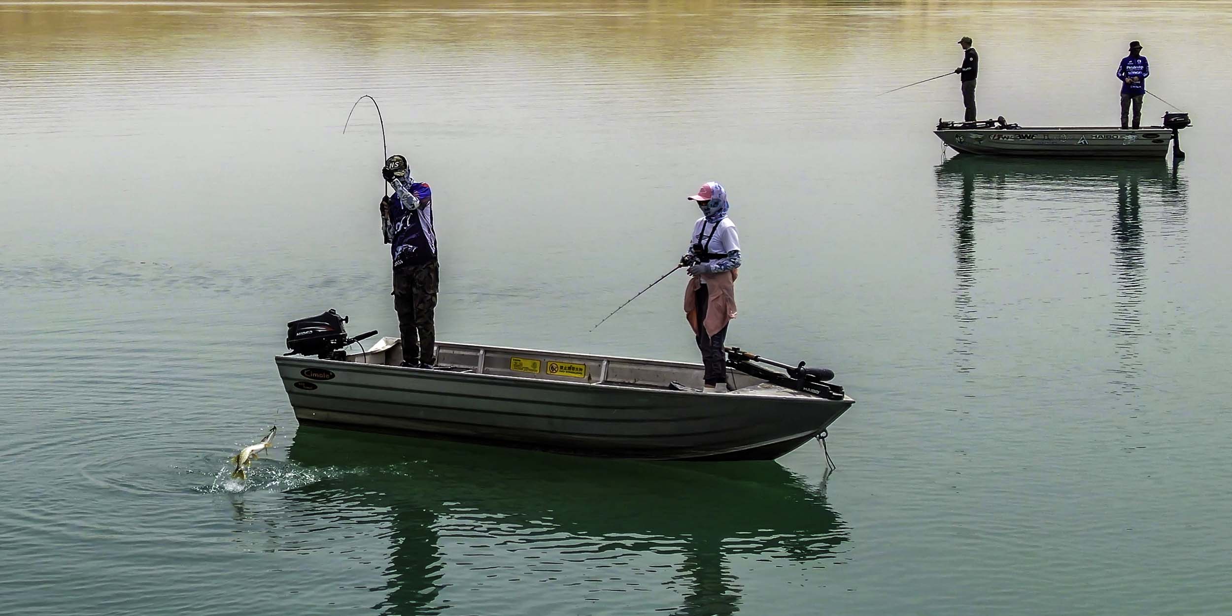 Women Take a Stand in China’s Youth Fishing Craze