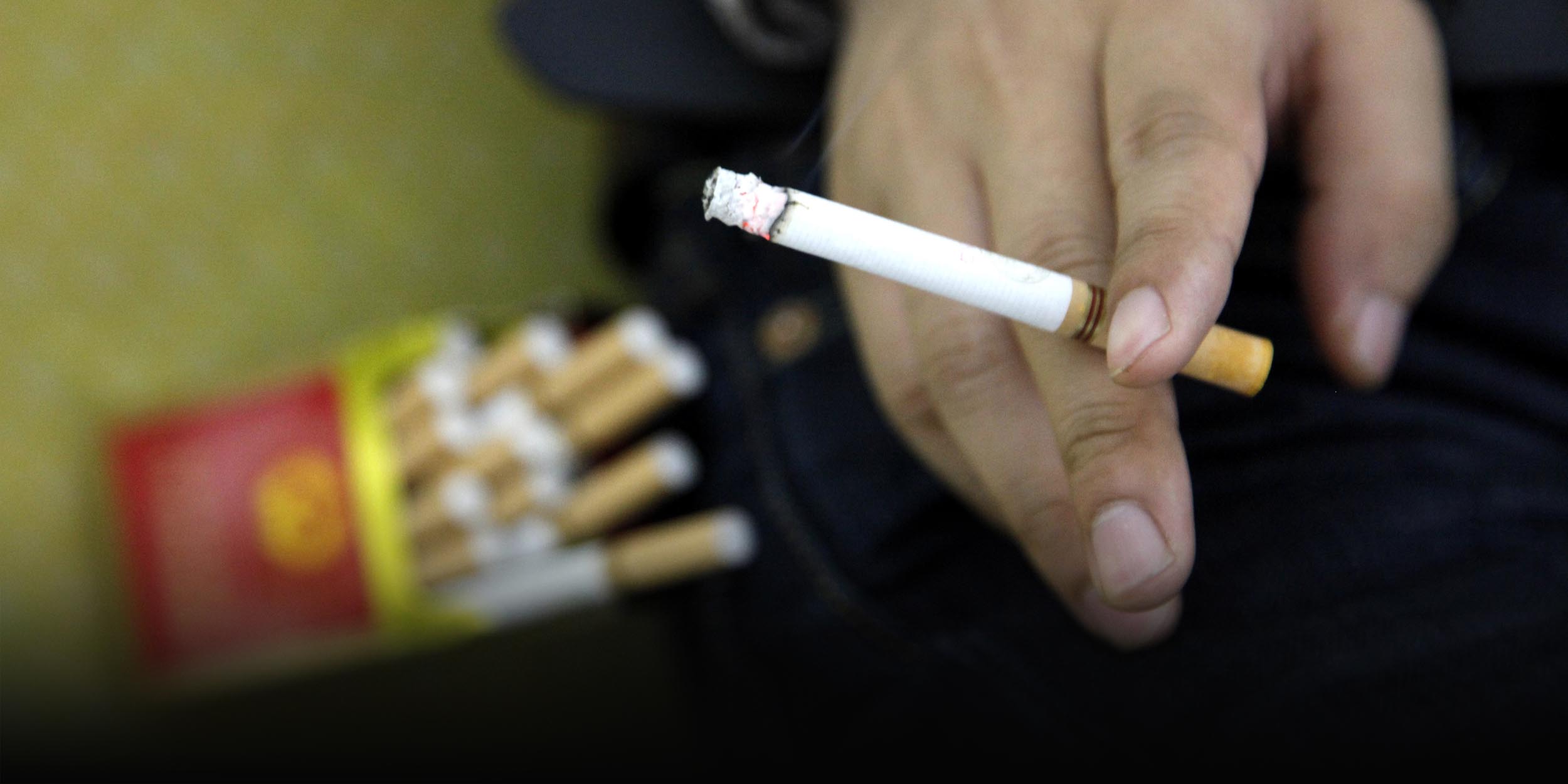 Cigarette Sales Are Rising in China, Defying Global Trend