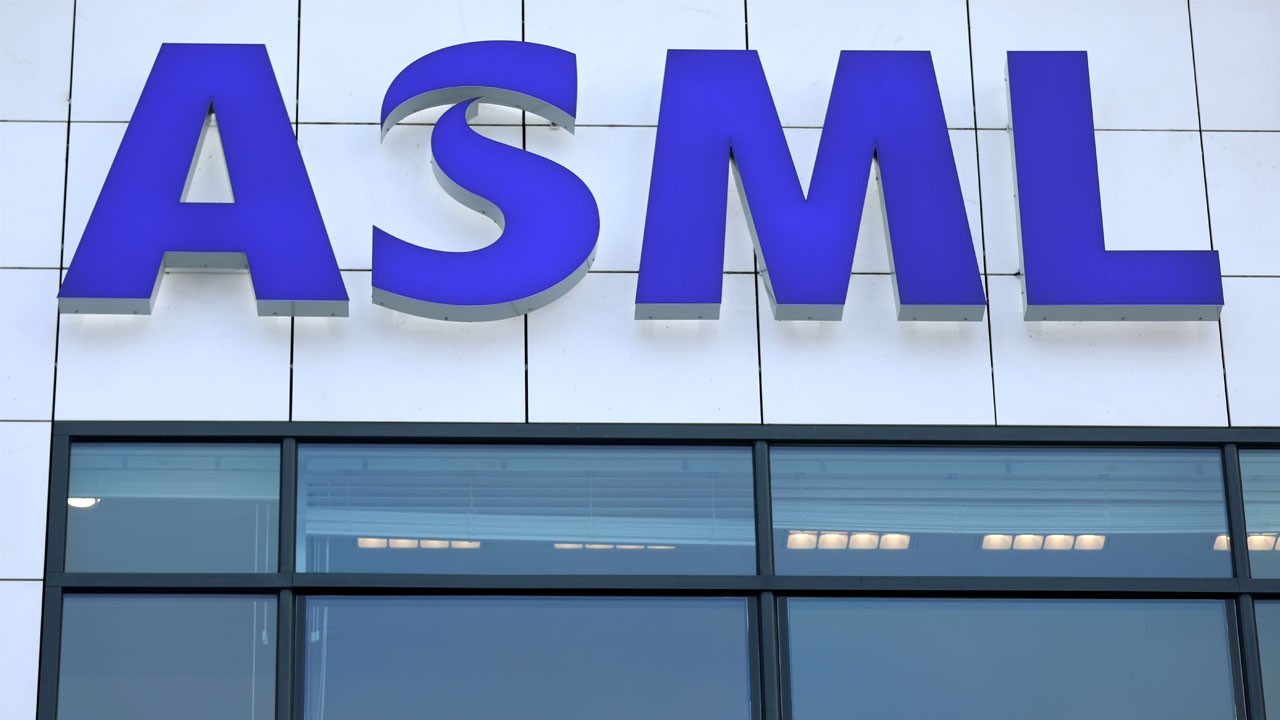 ASML persists in China despite chip restrictions