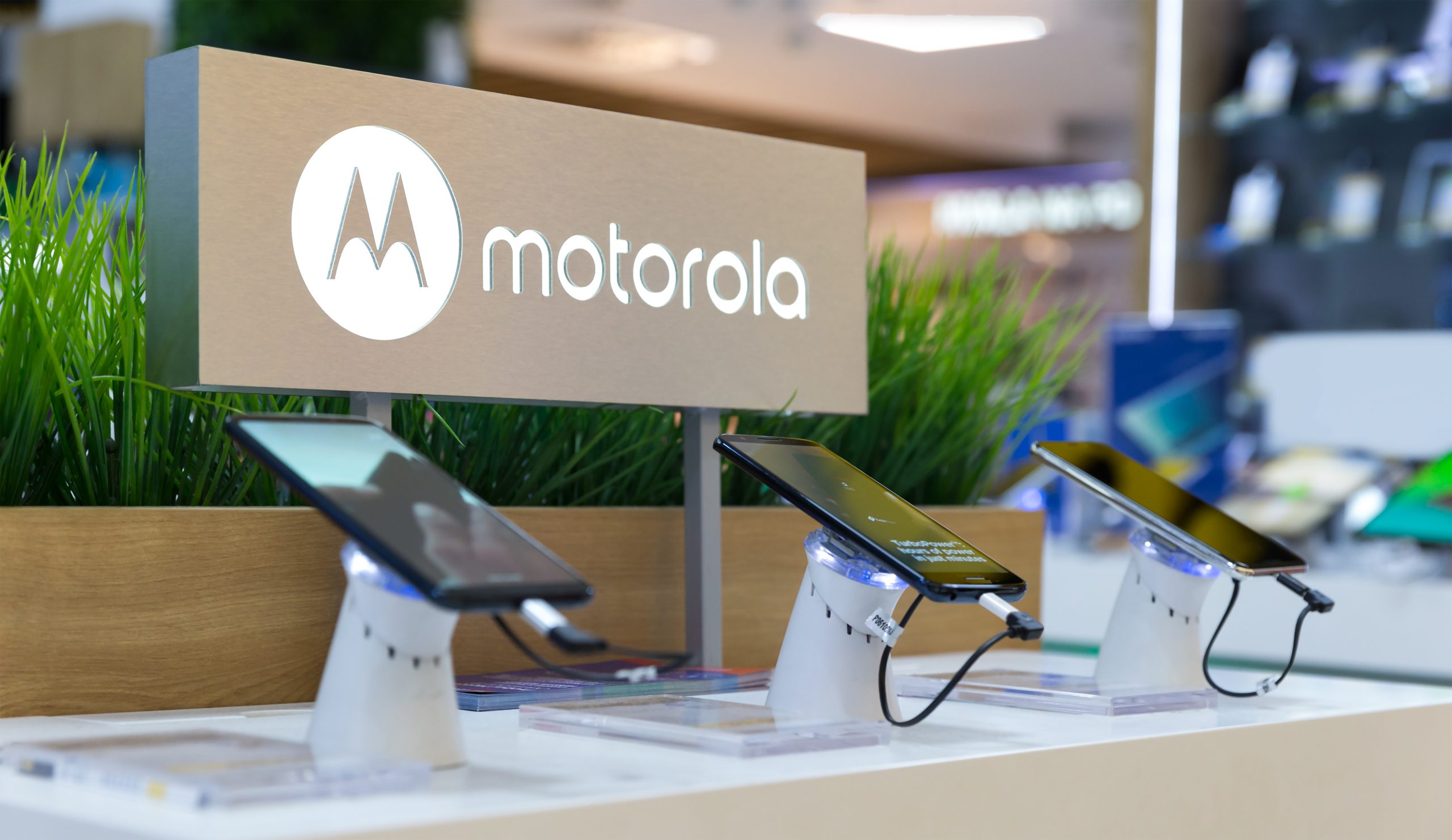 Motorola lifts 2024 forecasts, outperforms Q3 expectations