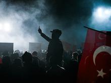 Protest in Türkei bricht nicht ab: Wieder protestieren Zehntausende gegen die Inhaftierung von Imamoglu